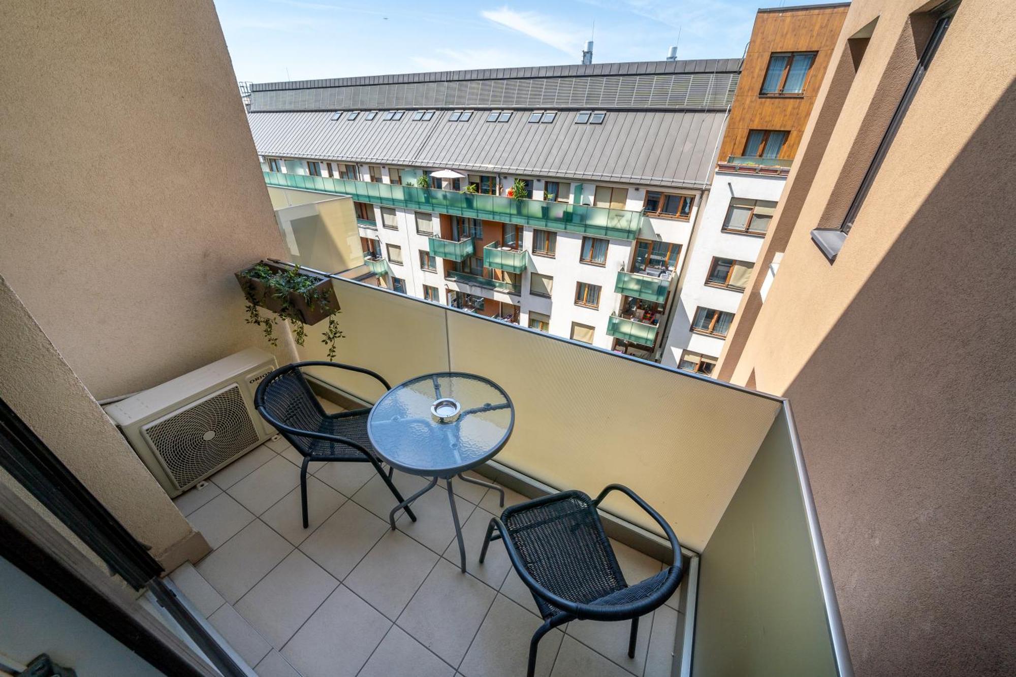 Apartment Elagant Nest Two *