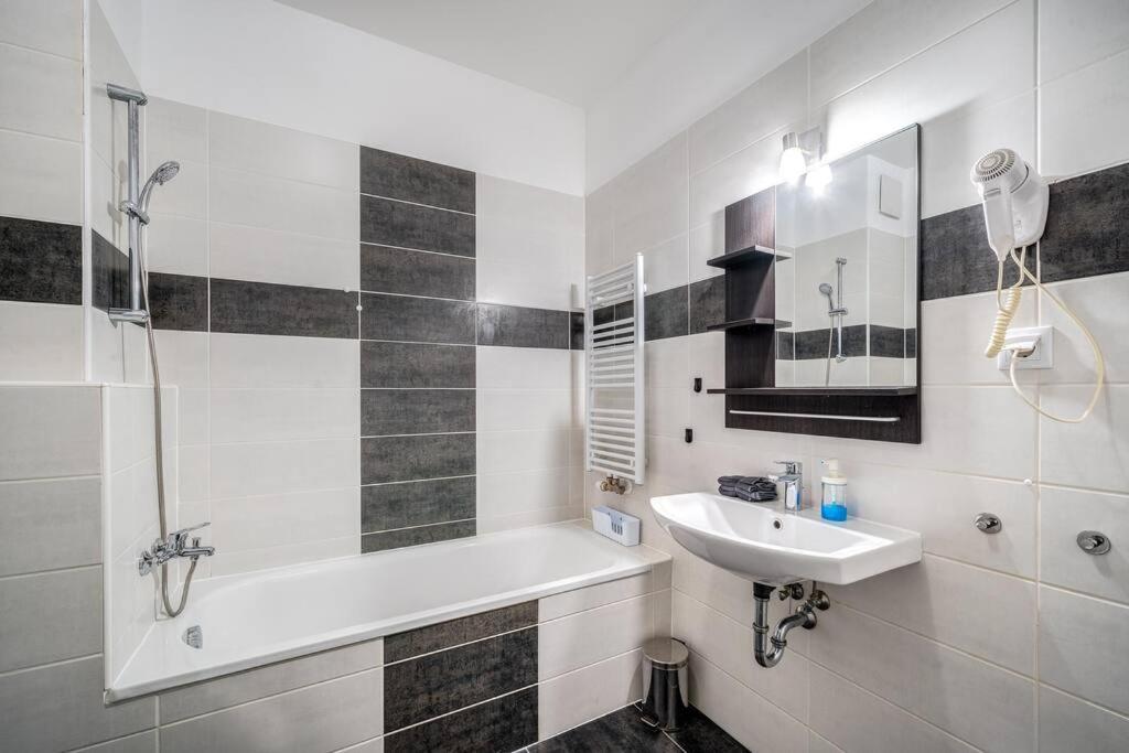 Apartman Elagant Nest Two